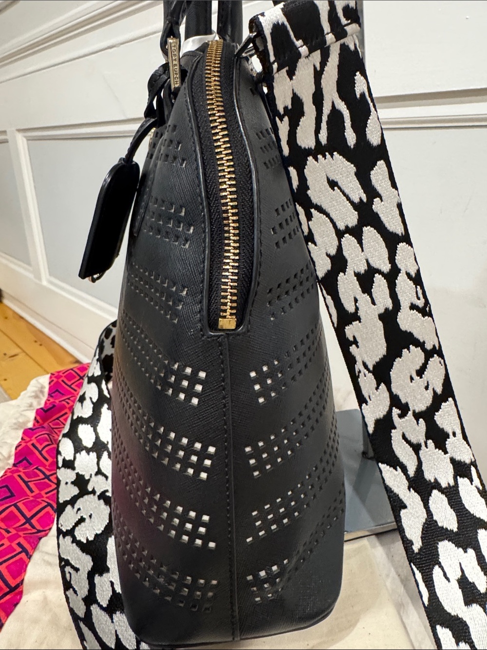 Tory Burch Bag Robinson Black Leather Perforated Dome Top Handle Bag - Picture 6 of 17